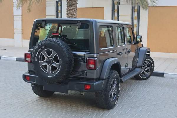 JEEP WRANGLER -unlimited sport 2018-129000KM-GCC SPECS-FULL SERVICE HISTORY-EXCELLENT CONDITION