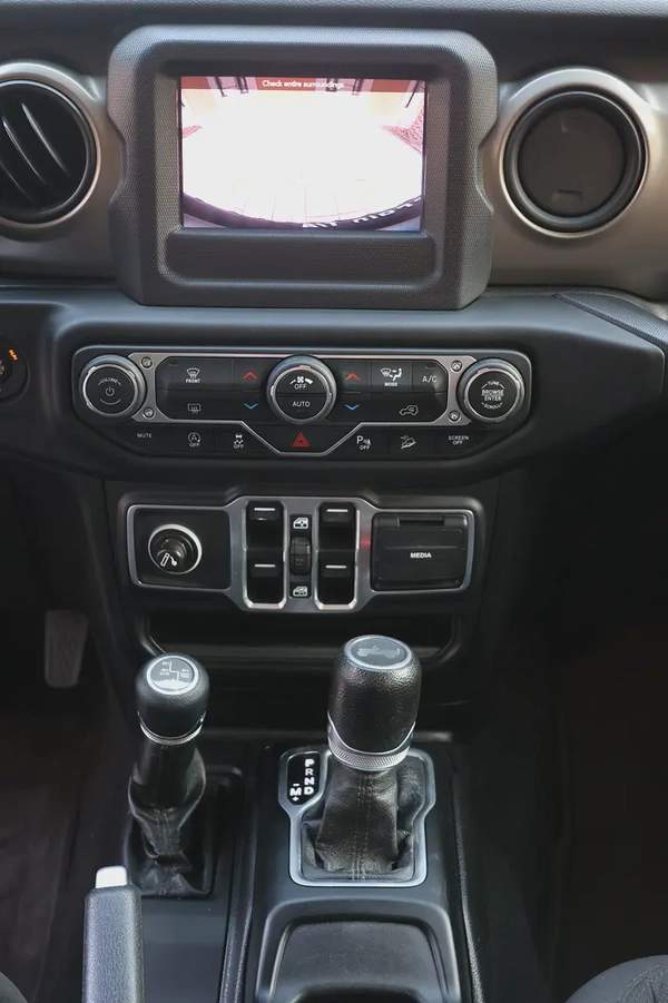 JEEP WRANGLER -unlimited sport 2018-129000KM-GCC SPECS-FULL SERVICE HISTORY-EXCELLENT CONDITION