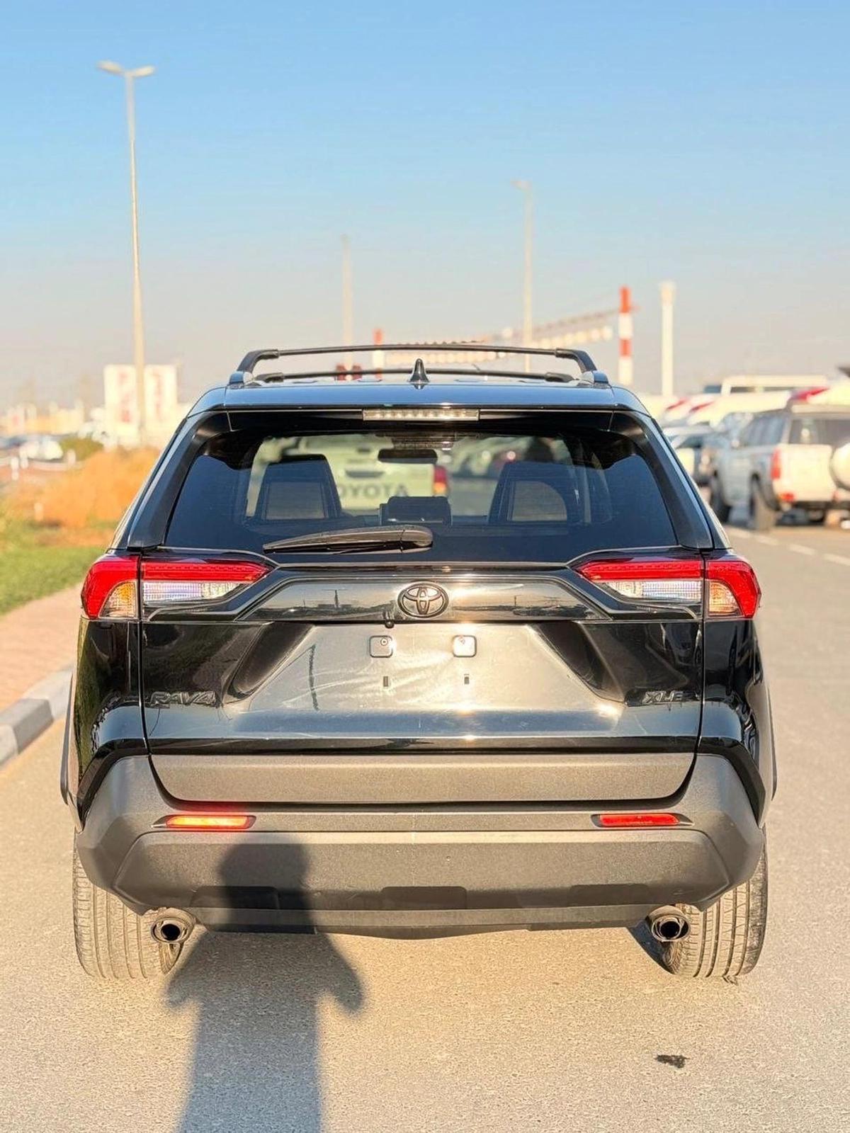 Toyota RAV4 XLE premium 2.5 L Full option-3-3