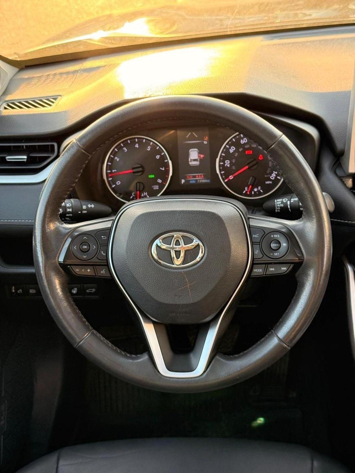 Toyota RAV4 XLE premium 2.5 L Full option-10-10