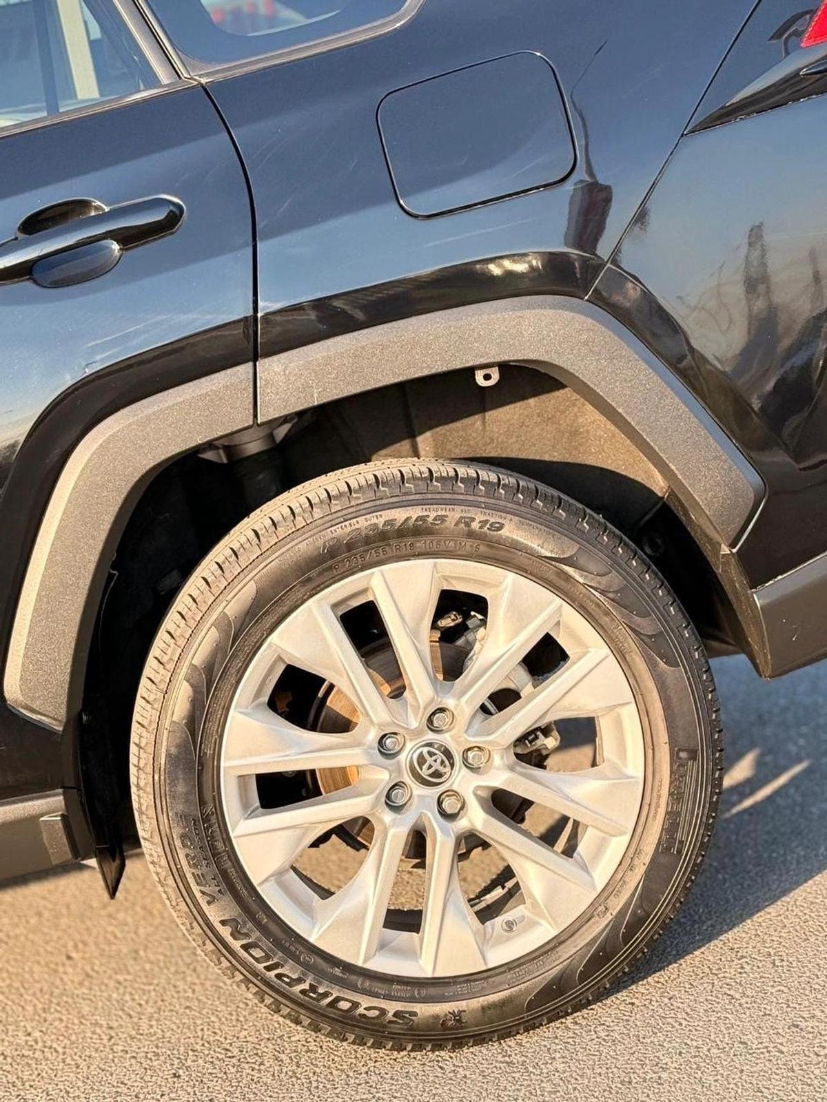 Toyota RAV4 XLE premium 2.5 L Full option-11-11
