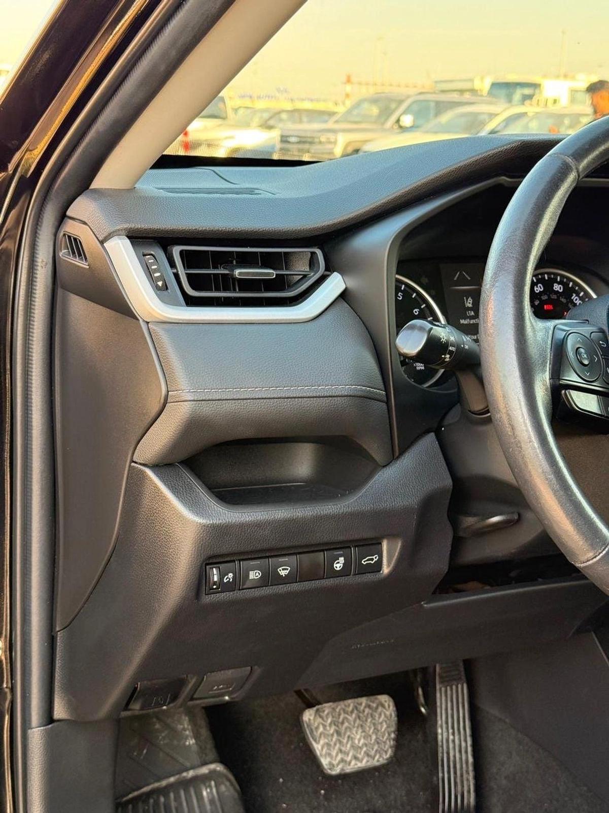 Toyota RAV4 XLE premium 2.5 L Full option-14-14