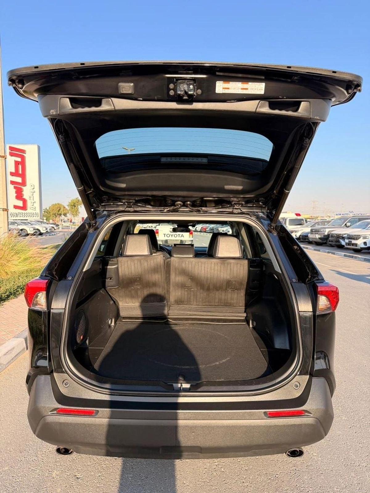 Toyota RAV4 XLE premium 2.5 L Full option-22-22