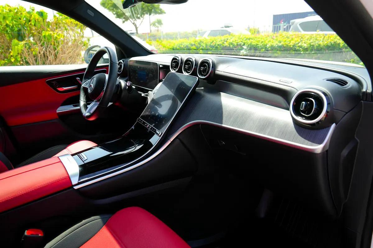 2024 Mercedes-Benz GLC 300 4MATIC | Luxury & Innovation | US Specs-3-3
