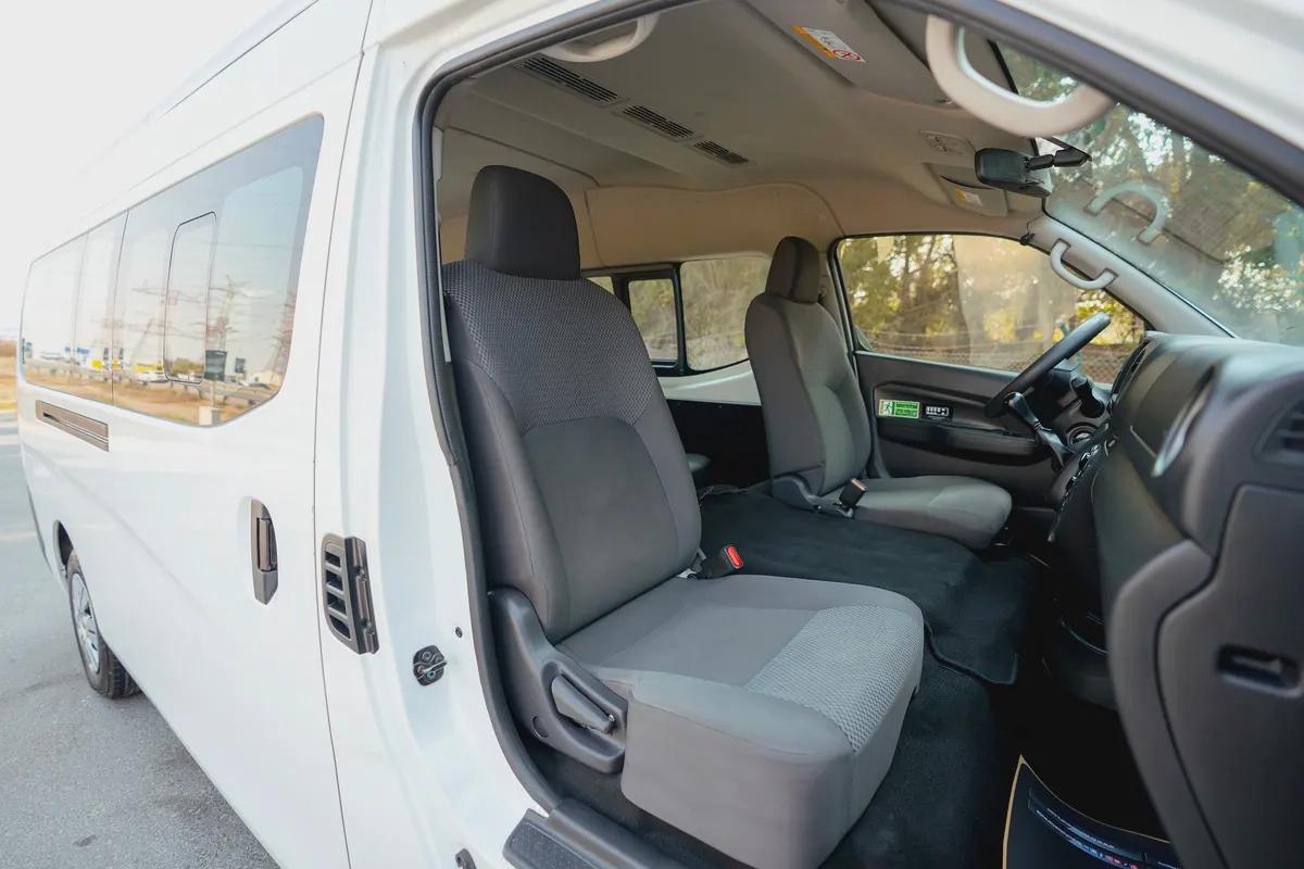 High-Roof 13-Seater Passenger Van | Manual | GCC Specs | Ref#N85546-9-9
