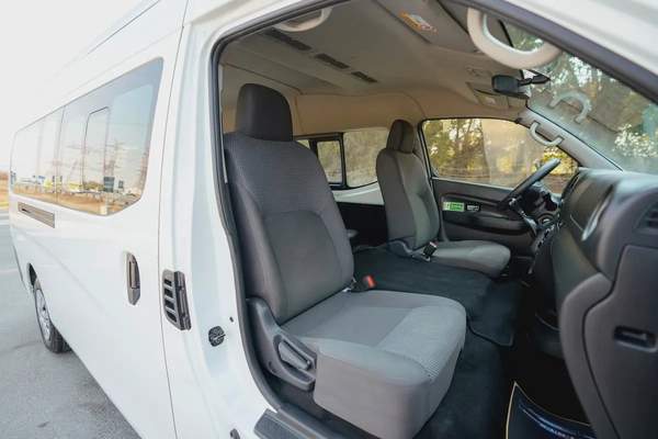 High-Roof 13-Seater Passenger Van | Manual | GCC Specs | Ref#N85546