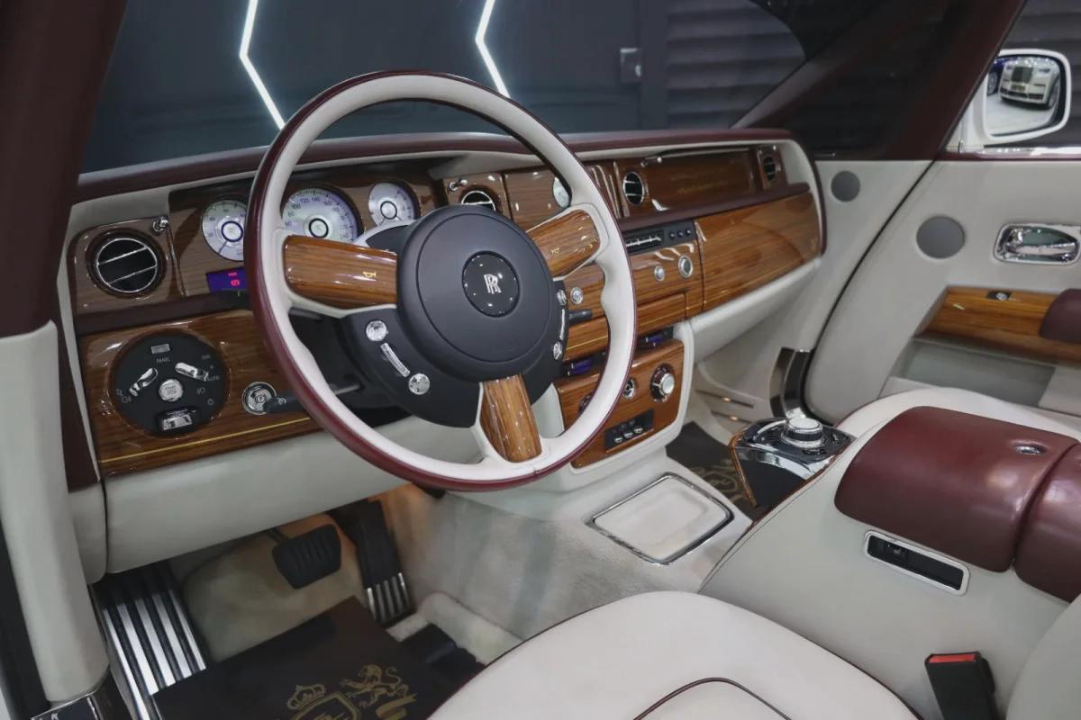 Rolls-Royce Phantom Drophead One of One-9-9