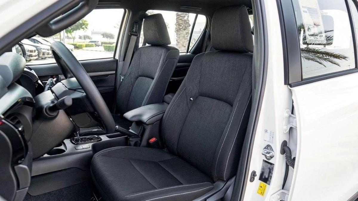 Toyota Hilux TOYOTA HILUX DC ADVENTURE 2.8D AT 4X4 MY2025-9-9