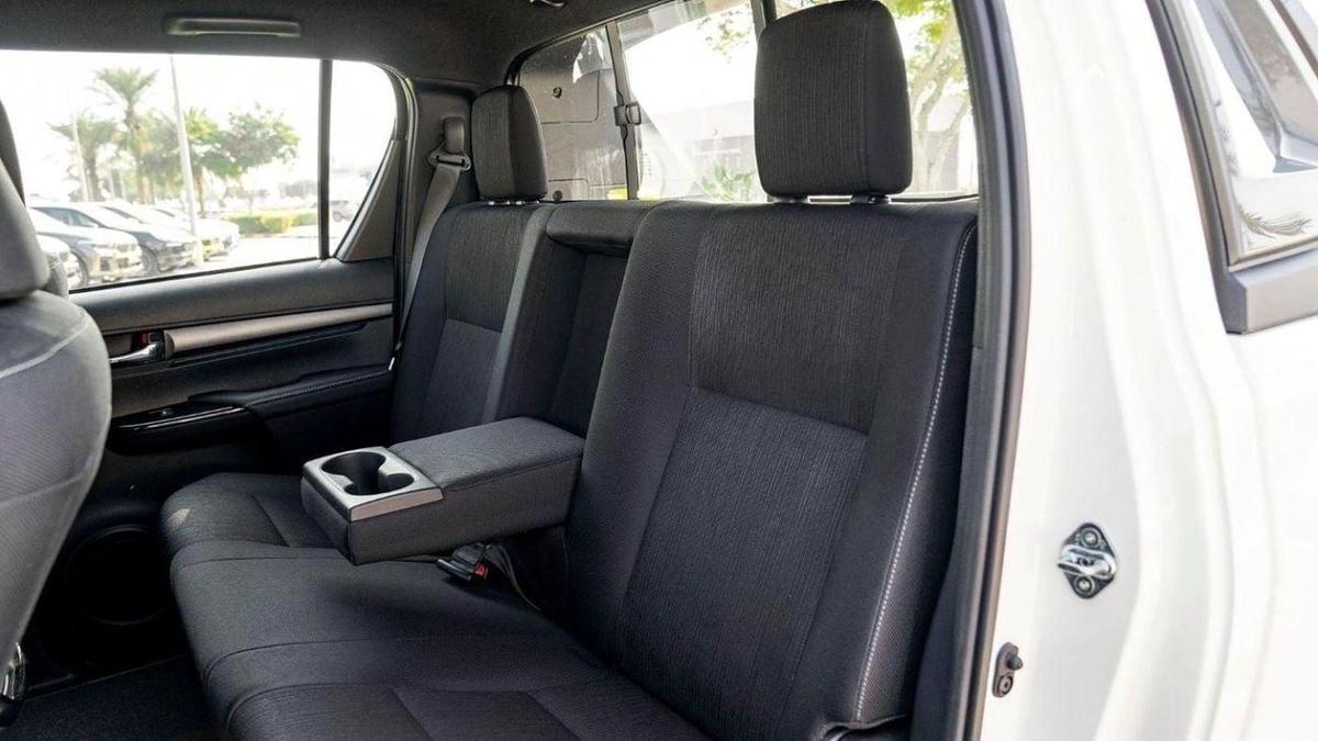 Toyota Hilux TOYOTA HILUX DC ADVENTURE 2.8D AT 4X4 MY2025-11-11