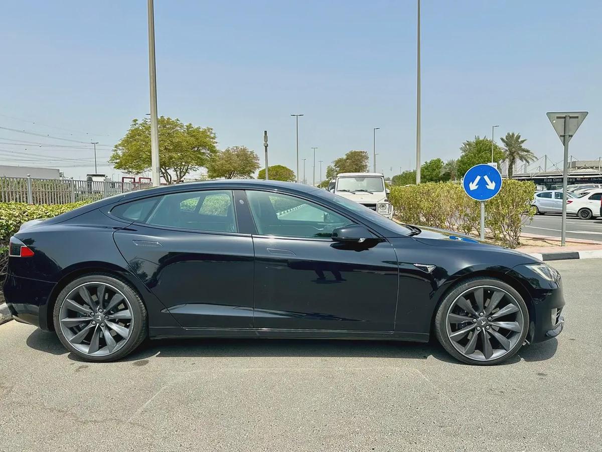 2017 Tesla Model S 90D - GCC Specs-3-3