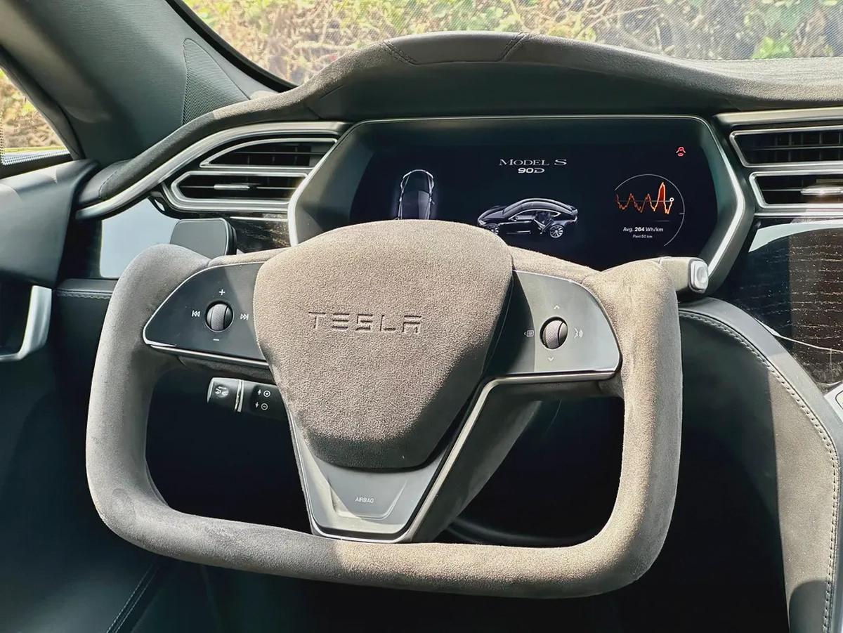 2017 Tesla Model S 90D - GCC Specs-5-5