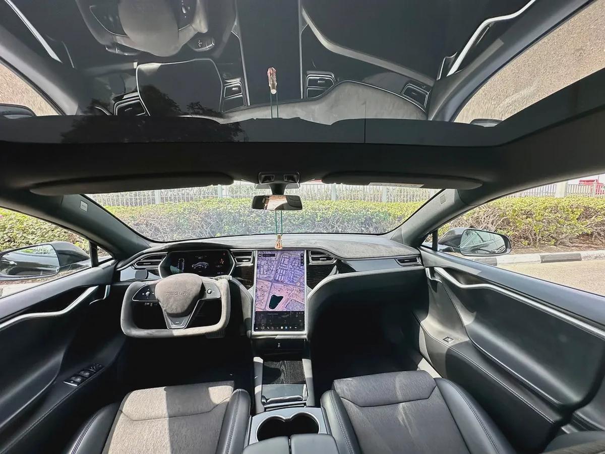 2017 Tesla Model S 90D - GCC Specs-10-10