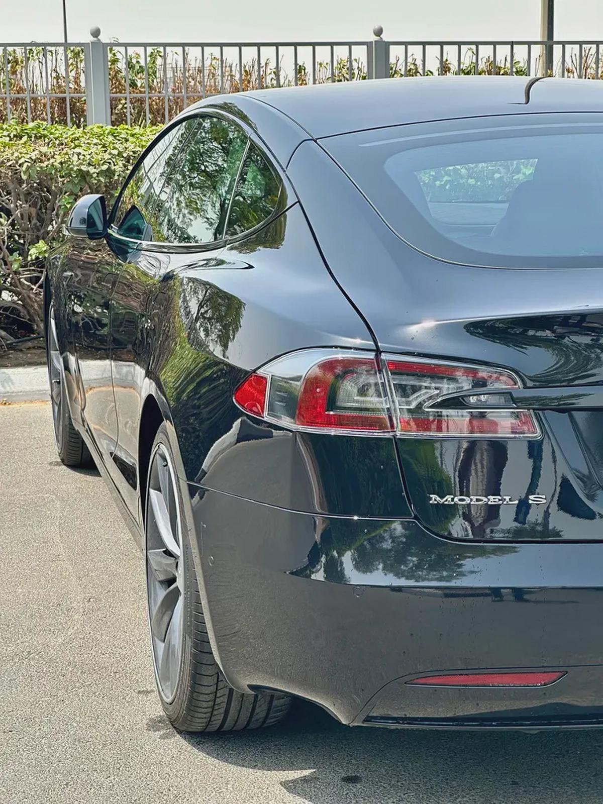 2017 Tesla Model S 90D - GCC Specs-14-14