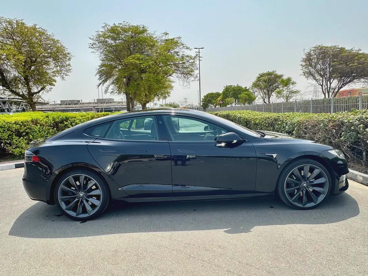 2017 Tesla Model S 90D - GCC Specs-15-15