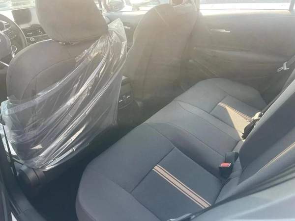 Toyota Corolla 1.8 L HYBRID LEVIN