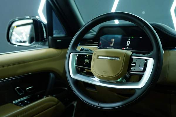 Land Rover Range Rover Vogue P400 SE LWB 2025