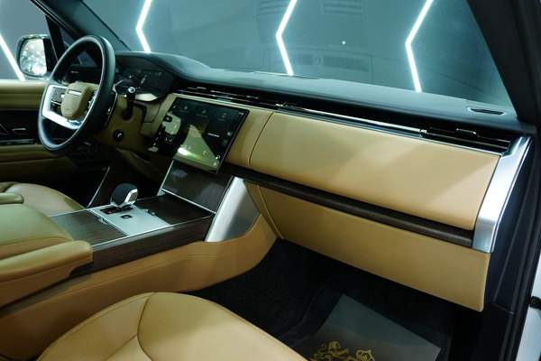 Land Rover Range Rover Vogue P400 SE LWB 2025