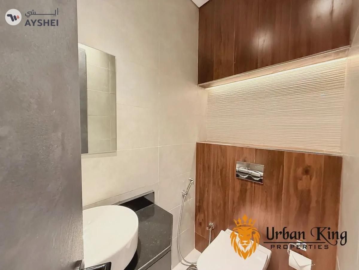 View Of Water | Next To Mall | Bills Included-4-4