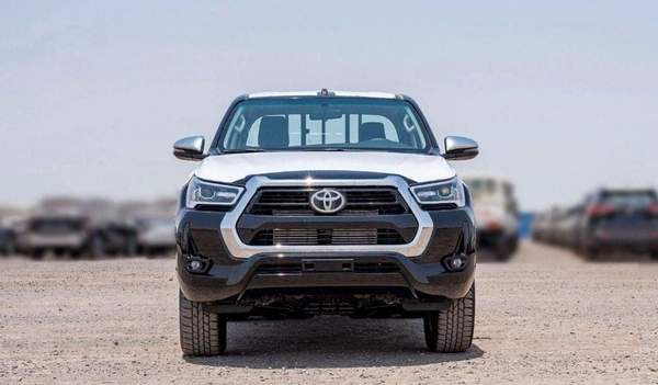 Toyota Hilux TOYOTA HILUX 2.4 diesel Automatic full options