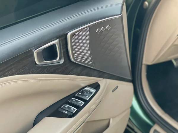 كيا k8 خليجي 2022 فول اوبشن بحاله ممتازه