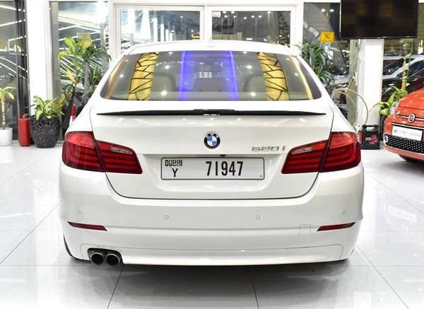 BMW 520i ( 2012 Model ) in White Color GCC Specs