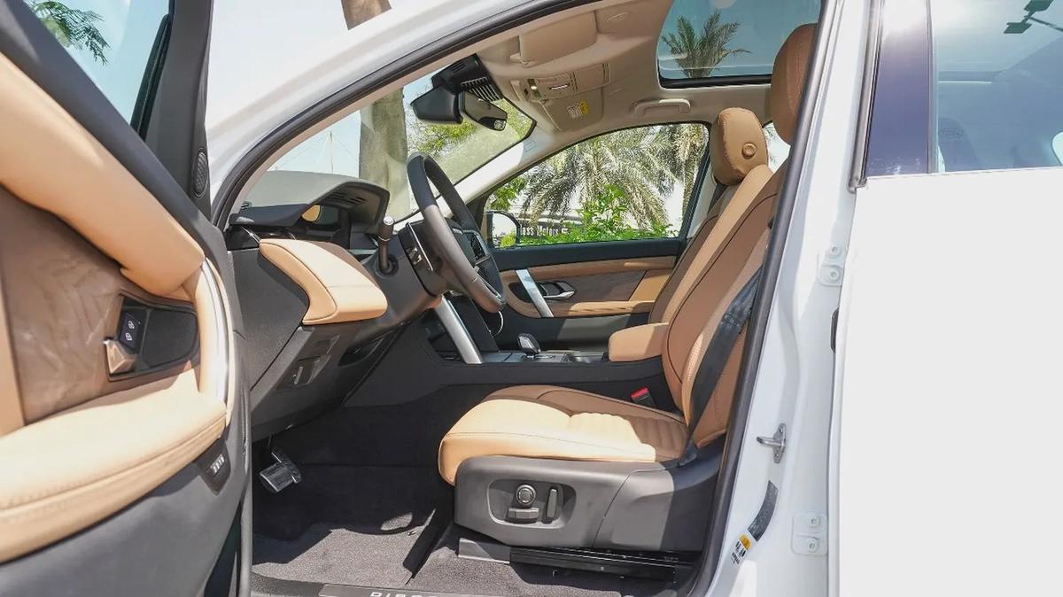 LAND ROVER DISCOVERY SPORT SE P250 DYNAMIC 2024!! FIVE YEARS WARRANTY!! THREE YEARS SERVICE CONTRACT-3-3