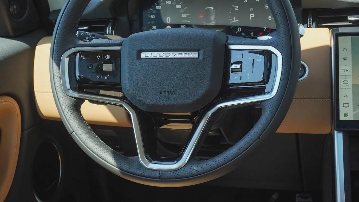 LAND ROVER DISCOVERY SPORT SE P250 DYNAMIC 2024!! FIVE YEARS WARRANTY!! THREE YEARS SERVICE CONTRACT-6-6