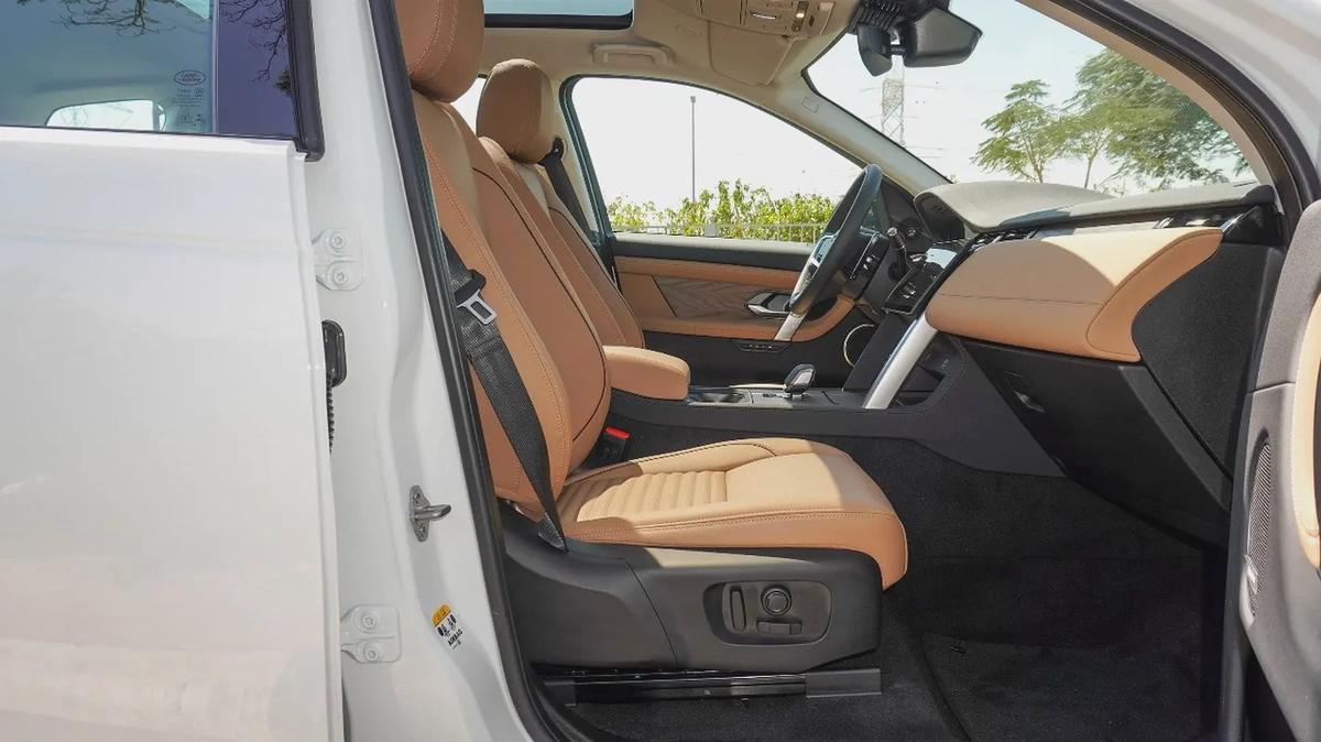 LAND ROVER DISCOVERY SPORT SE P250 DYNAMIC 2024!! FIVE YEARS WARRANTY!! THREE YEARS SERVICE CONTRACT-14-14