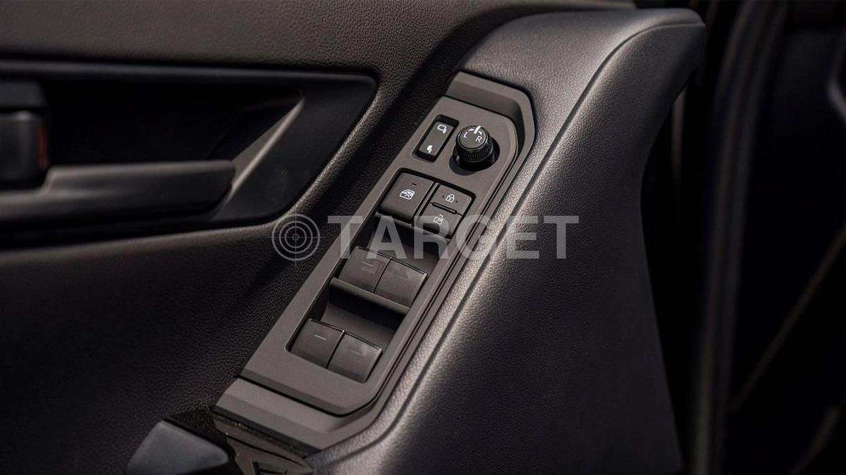 Toyota Land Cruiser GXR3 3.3L-7-7