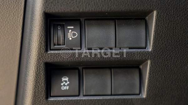 Toyota Land Cruiser GXR3 3.3L