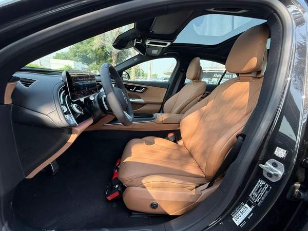 MERCEDES BENZ E200 | BRAND NEW | GARGASH CAR 5 YEARS WARRANTY AND SERVICE CONTRACT UPTO 105,000 KMS