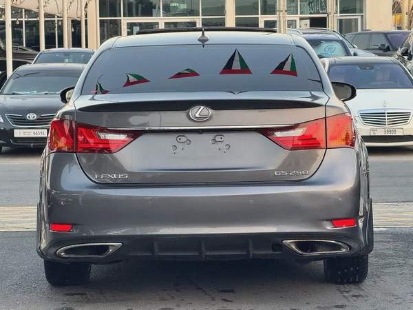 لكزس GS250 V6 2.5L موديل 2014 خليجى فل اوبشن بحاله ممتازه