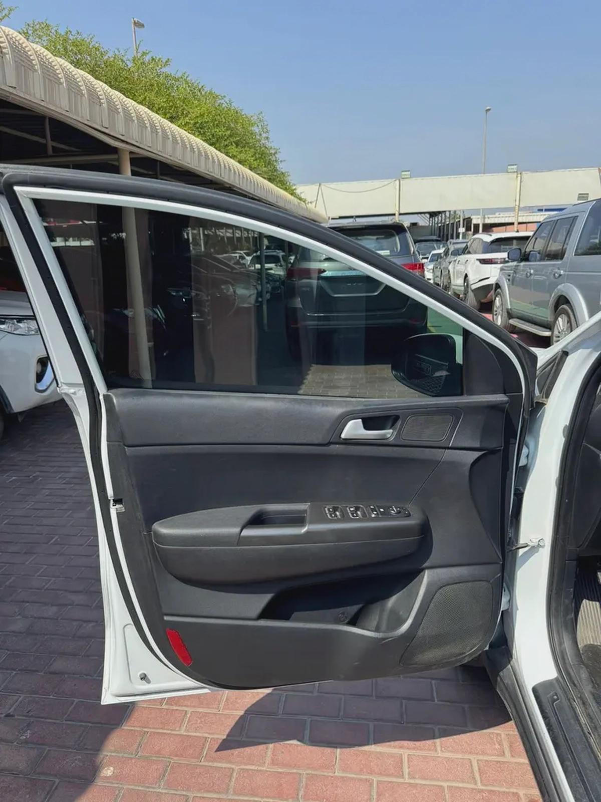 KIA SPORTAGE-10-10