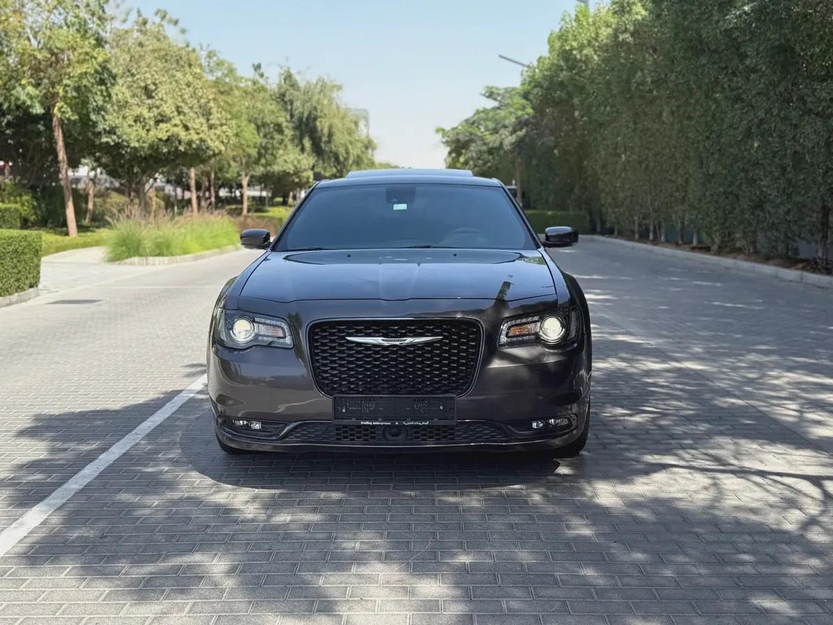 2023 Chrysler 300C Limited - GCC Specs-1-1