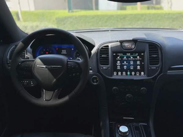 2023 Chrysler 300C Limited - GCC Specs