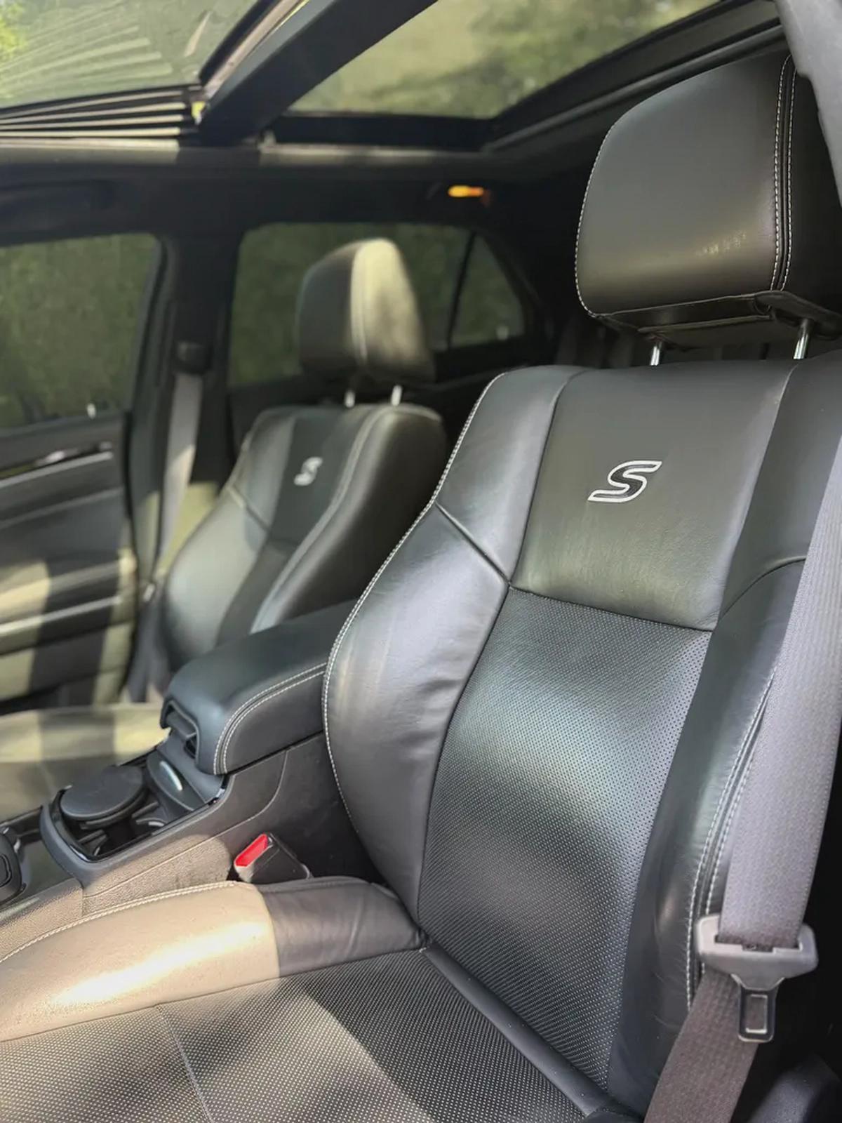 2023 Chrysler 300C Limited - GCC Specs-9-9