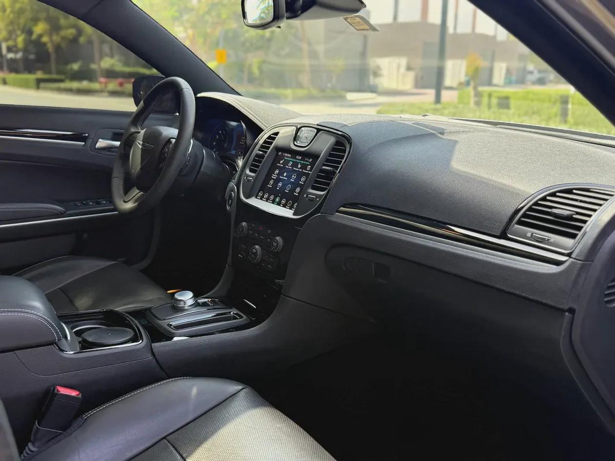 2023 Chrysler 300C Limited - GCC Specs-10-10