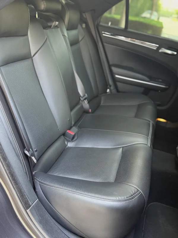 2023 Chrysler 300C Limited - GCC Specs