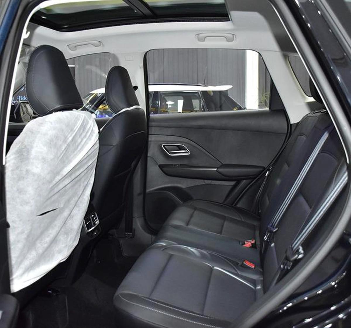 MG ZS ( 2026 Model ) in Black Color GCC Specs-6-6