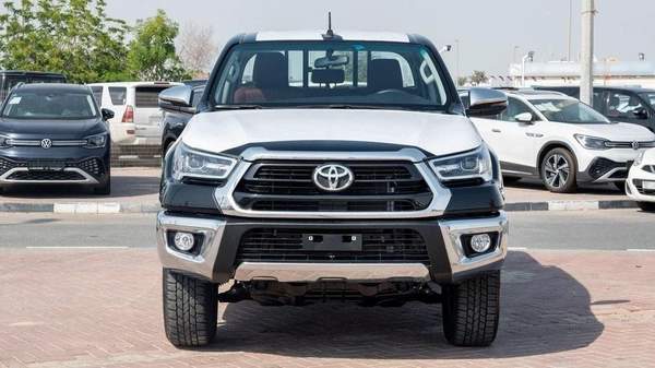 Toyota Hilux TOYOTA HILUX 2.7L petrol manual 2023