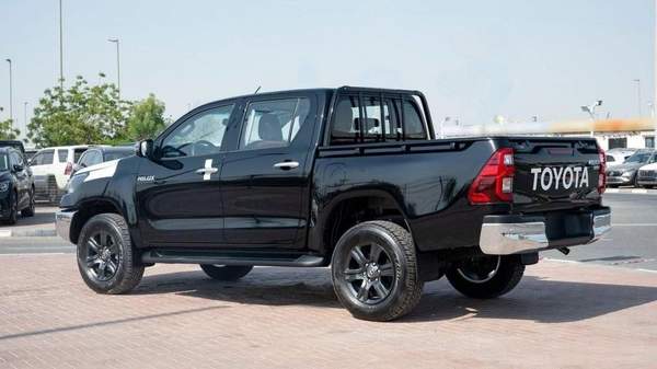 Toyota Hilux TOYOTA HILUX 2.7L petrol manual 2023