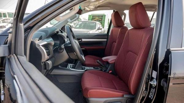 Toyota Hilux TOYOTA HILUX 2.7L petrol manual 2023