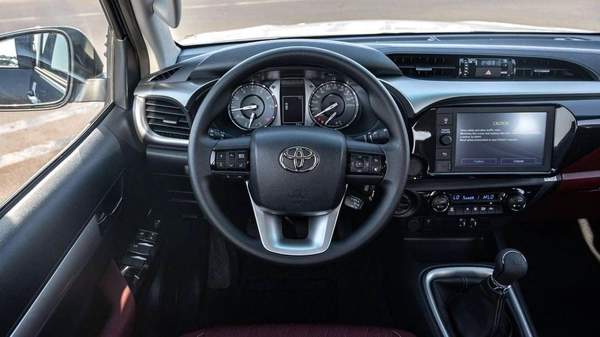 Toyota Hilux TOYOTA HILUX 2.7L petrol manual 2023