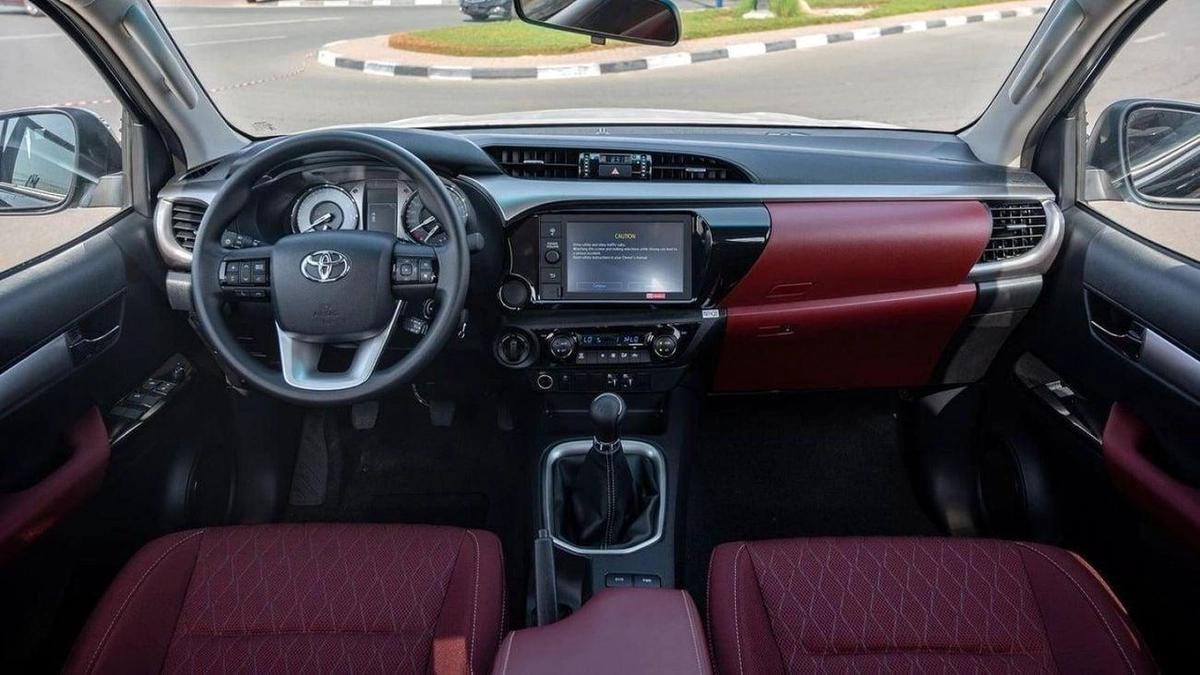 Toyota Hilux TOYOTA HILUX 2.7L petrol manual 2023-6-6