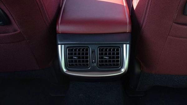 Toyota Hilux TOYOTA HILUX 2.7L petrol manual 2023