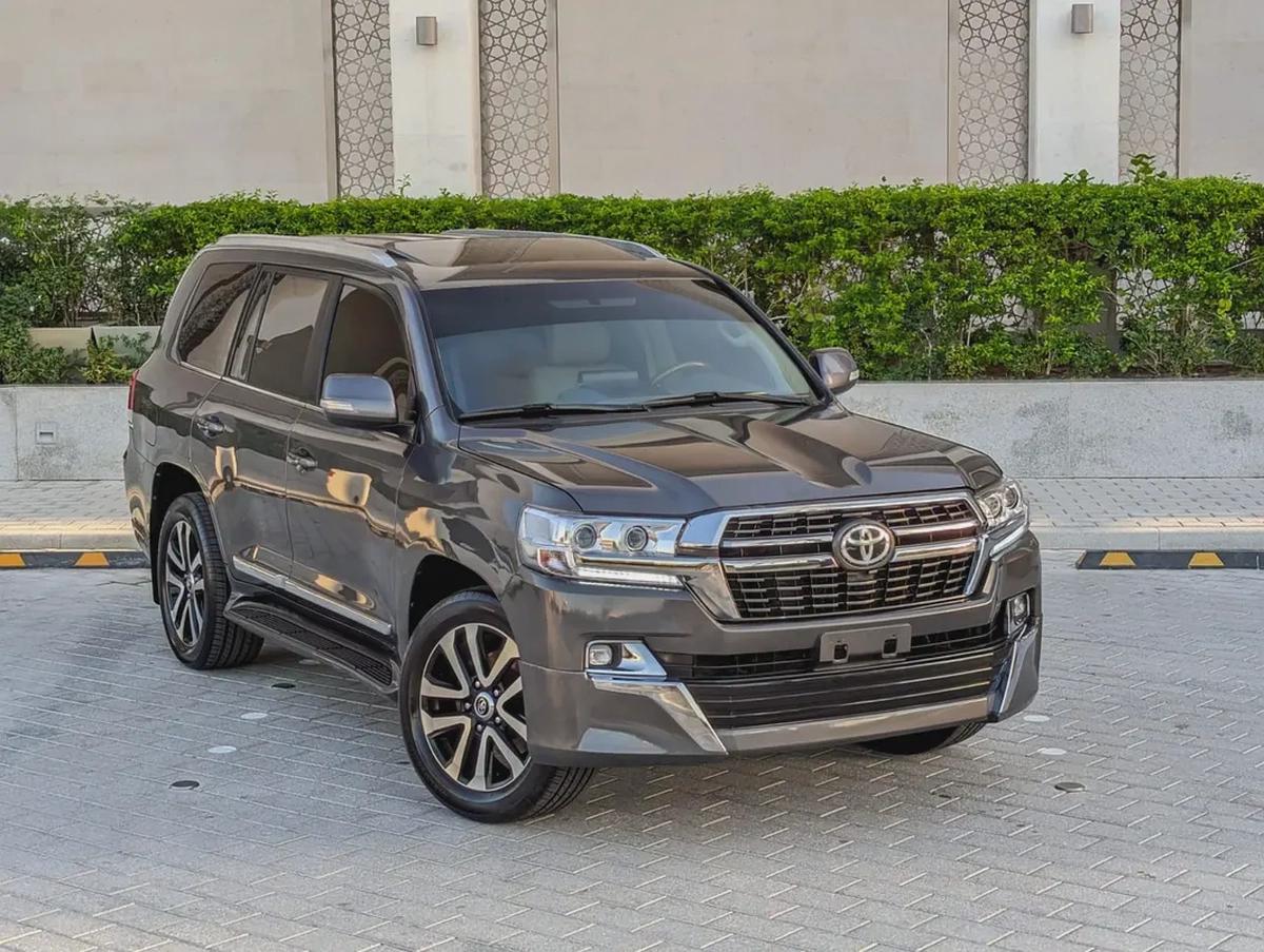 TOYOTA LAND CRUISER 2018 GXR TOP V8 5.7L GCC IN EXCELLENT CONDITION-0-0