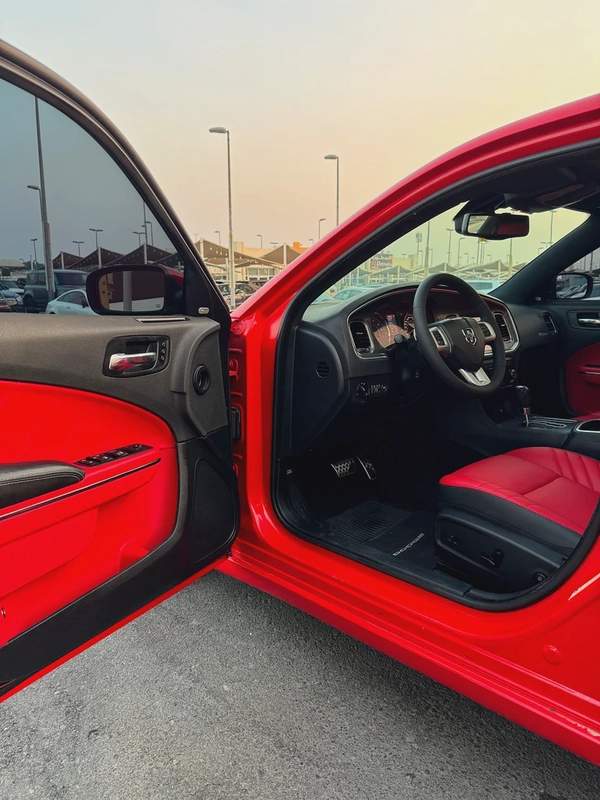 دودچ تشارچر RT V8 5.7L HEMI موديل 2014 خليجى فل اوبشن بحاله ممتازه