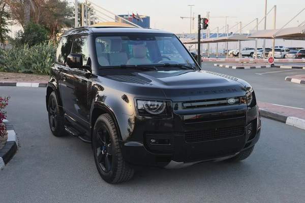LAND ROVER DEFENDER 90 HSE ( P400 ) - GCC SPECS - ACCIDENT FREE - FULL SERVICE HISTORY -