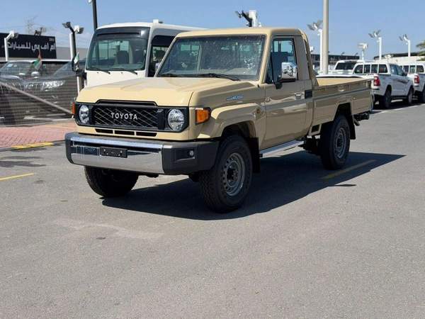 Toyota Land Cruiser Pick Up LC79 single cabina 4,0L Automatic model 2026 Basic Oman Spec