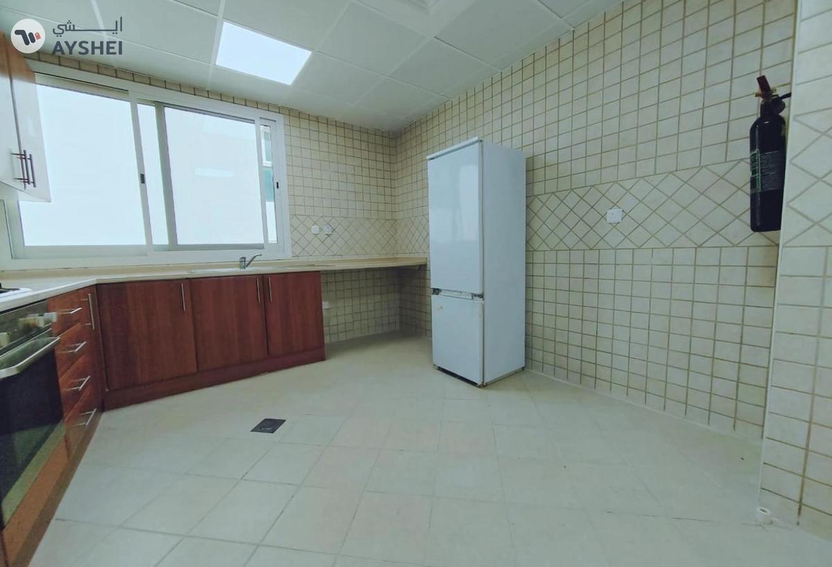 Apartment for rent in Saleh Bin Lahej Building, Oud Metha-5-5